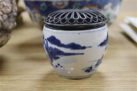 A Chinese famille rose bottle vase, an Export bowl and a blue and white pot